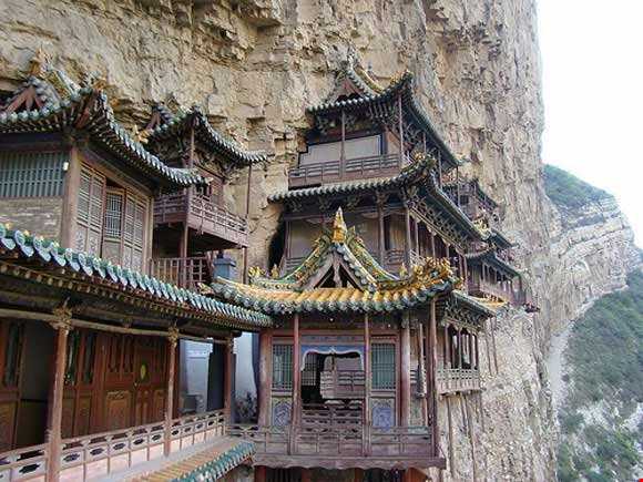 ترسناک‌ترین معبد دنیا در چین