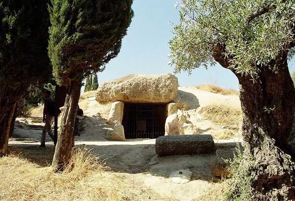 سنگی عجیب در اسپانیا