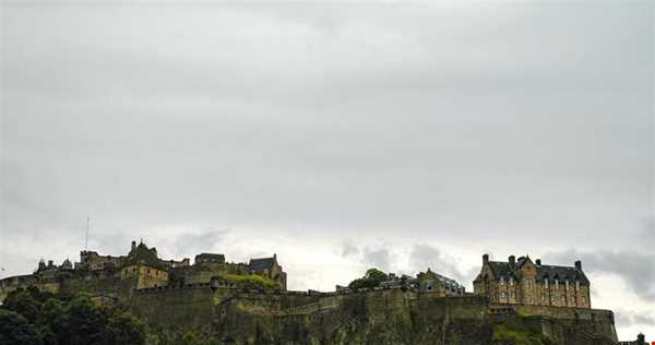 قلعه اسرار آمیز ادینبورگ