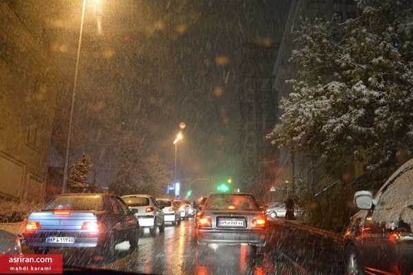 اولین برف پاییزی تهران را سفید پوش کرد.