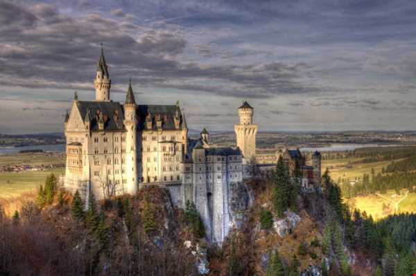 باشکوه‌ترین و مشهورترین قلعه در سراسر اروپا