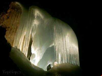بزرگترین غار یخی جهان