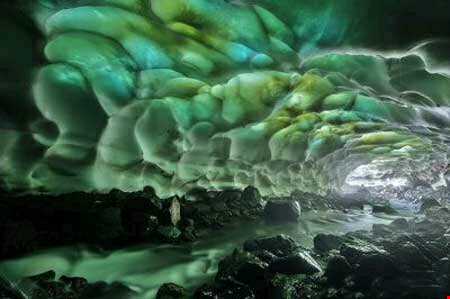 غار یخی و فوق العاده زیبای کامچاتکا