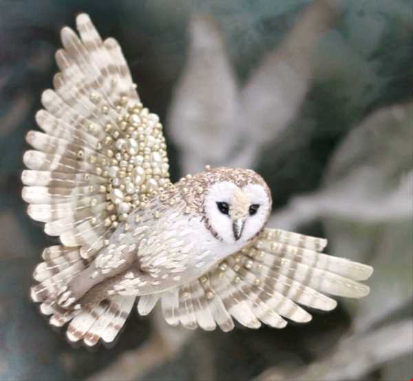 ساخت مجسمه‌های زیبا و حیرت انگیز پرندگان با استفاده از جواهرات