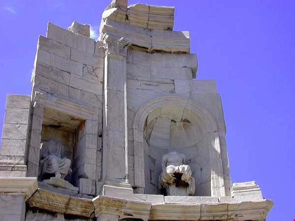 بنای یادبود فیلوپاپوس