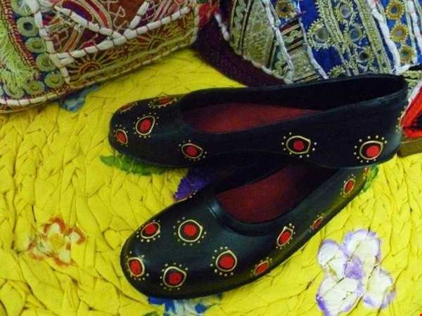 کفش‌های سنتی گیلان (گالوش یا کالوش)