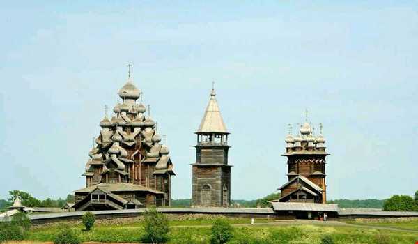 کلیساهای چوبی جزیره کیژی