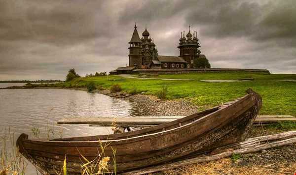 کلیساهای چوبی جزیره کیژی