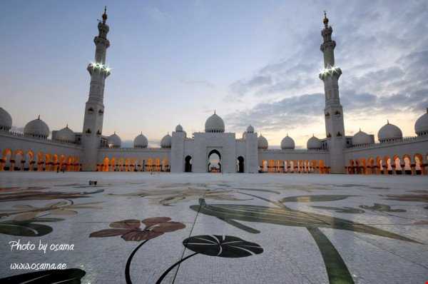 مسجدی که بزرگترین فرش دستباف جهان را دارد !