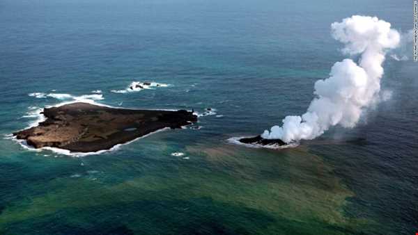 جزیره اسرار آمیز در ساحل ژاپن