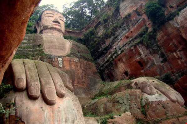 سفری به کشور چین برای دیدن مجسمه بودای بزرگ