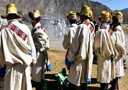 مسابقه «زدن شاخ گاو نر» در تبت!