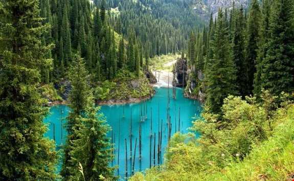 دریاچه‌ی فیروزه ای