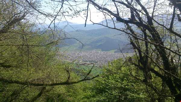 نمایی از قلعه موران و شهر رامیان از فراز کوه بلند جار