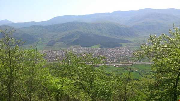 نمایی از قلعه موران و شهر رامیان از فراز کوه بلند جار
