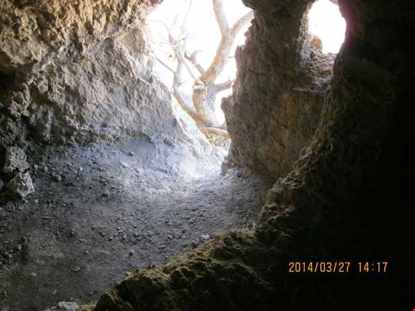 کوگان، بزرگ‌ترین غار !##!دست‌کَند!##! لرستان است.
