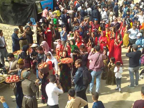 برگزاری جشن انارانه در روستاهای کردستان