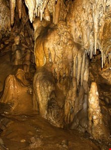 غار هامپوئیل ( غار کبوتر )