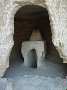Tis triple caves