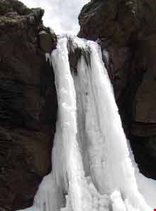  Yakhi (icey) Waterfall